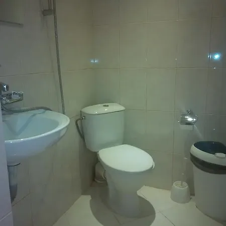 Rekar Hostel *