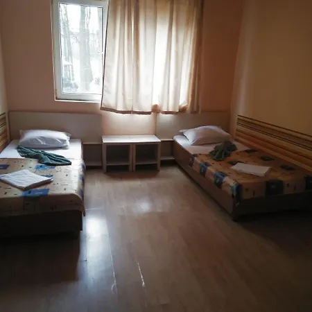 Rekar Hostel *