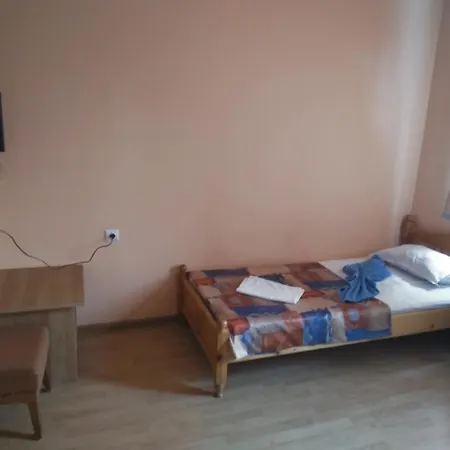 Rekar Hostel *