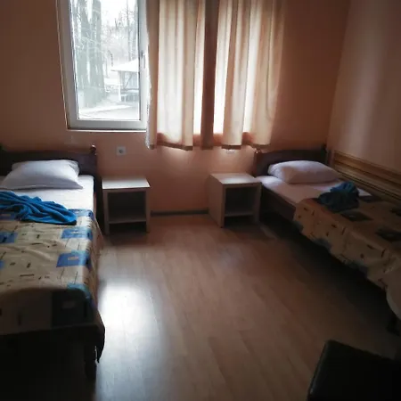 Rekar Albergue *